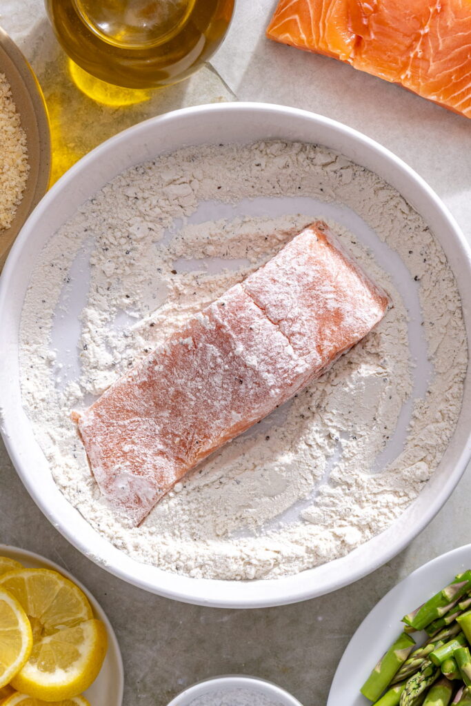 salmon in flour mixture